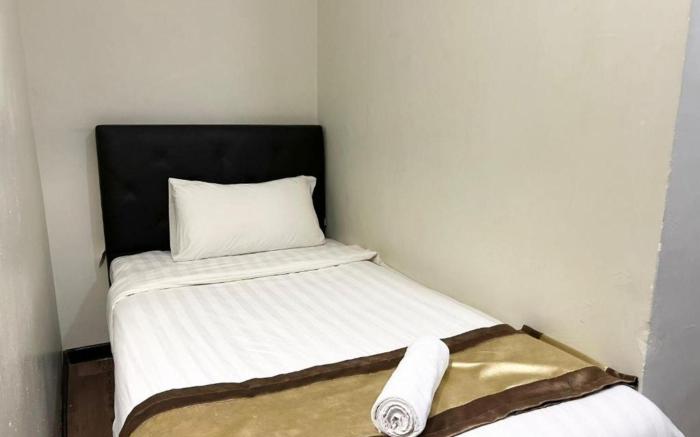 Collection O Malacca Near St John's Fort Formerly Gill Garden