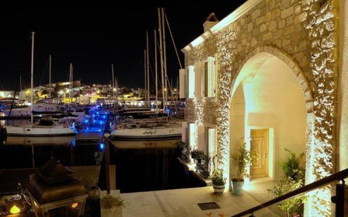 Çeşme Marina Konukevi