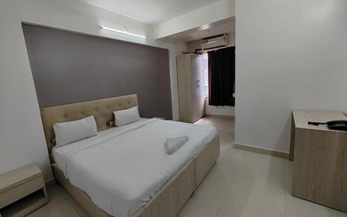 FabHotel Panchsheel Crown