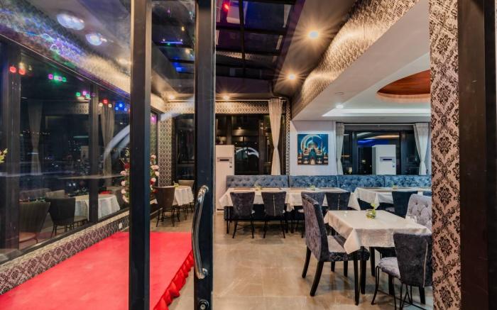 Jason Residencia One Hotel