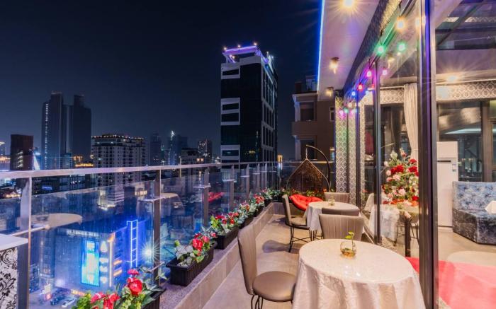 Jason Residencia One Hotel