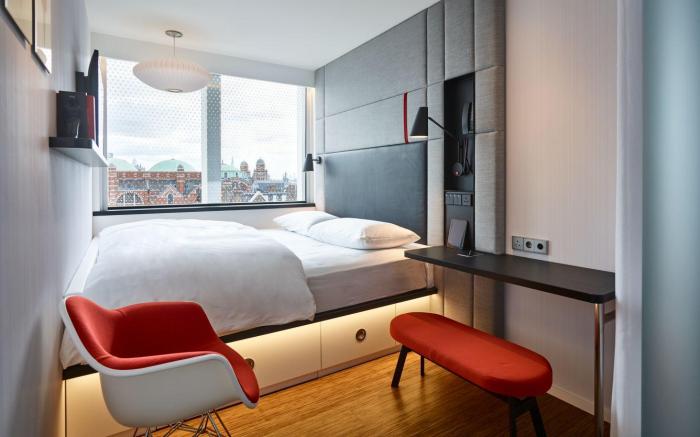 citizenM London Victoria Station