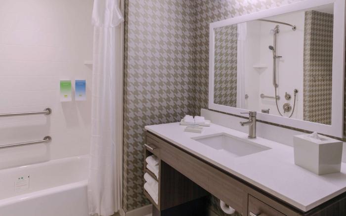 Home2 Suites by Hilton Louisville Airport Expo Center