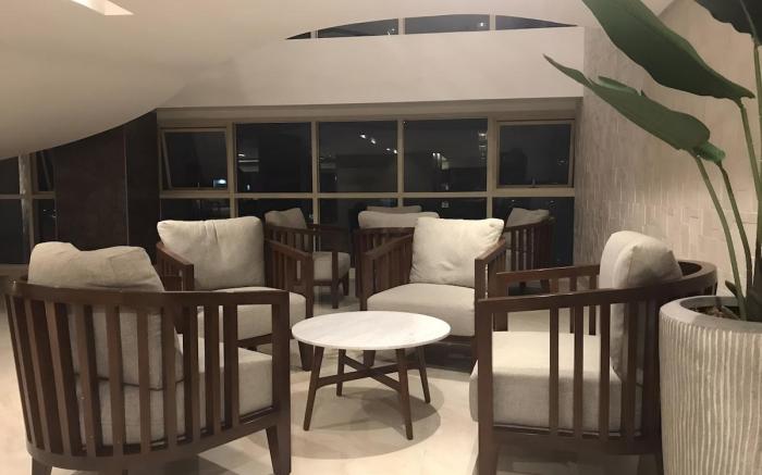 Luxury Bay Condo near MOA With Balcony Free Wi-Fi