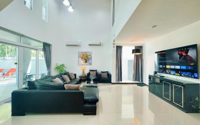 Tropicana Pool garden Villa/私享4卧5卫泳池别墅/离中天海滩夜市700米