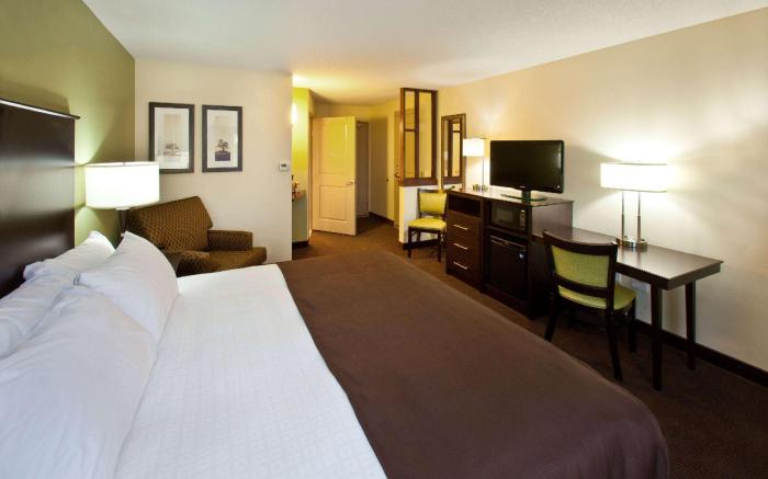 AmericInn by Wyndham Fairfield