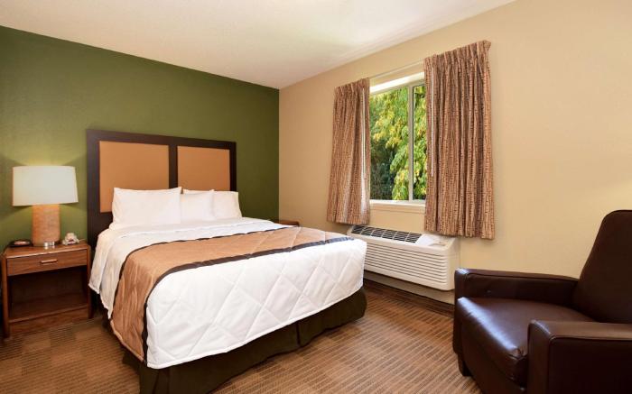 Extended Stay America Suites - Chicago - Lombard - Yorktown Center