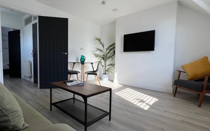 1 Bed Room Flat With Sofa Bed and Full Kitchen