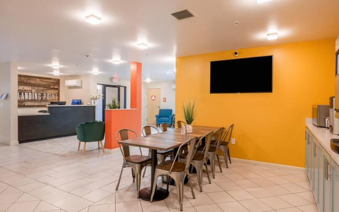 Inn At Moss Landing Point