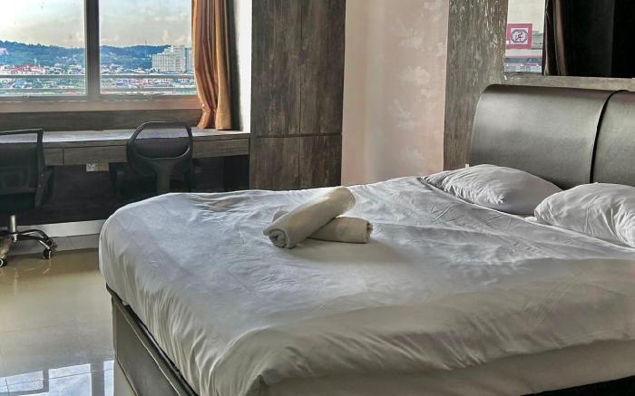 Nagoya Mansion Residence with City View and Pool