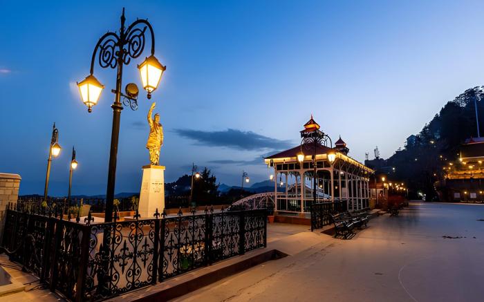 Lords Grey near Mall Road