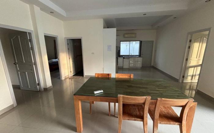 Gmob Pool Villa Resort