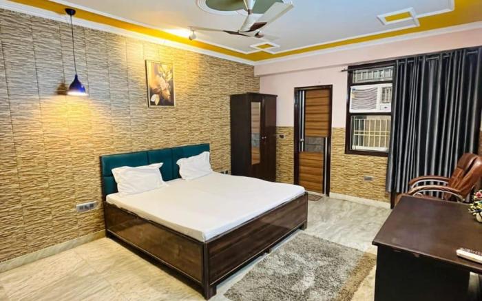 Let'stay- Sector- 63 Noida