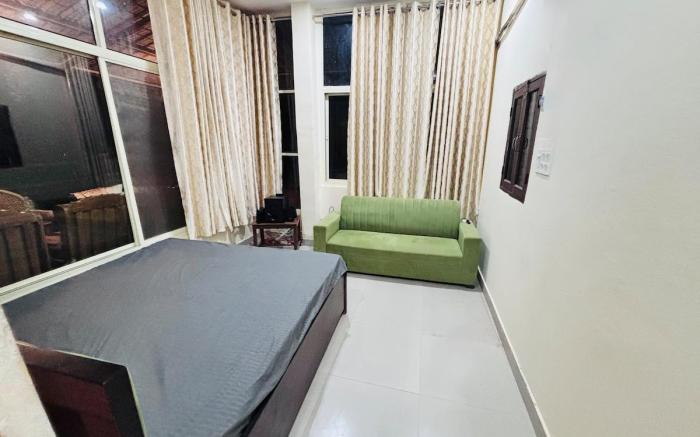 TheWednesday-Poolside Party farm