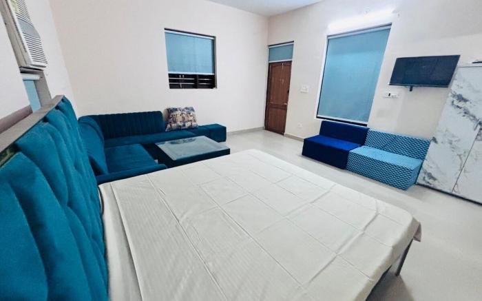 TheWednesday-Poolside Party farm