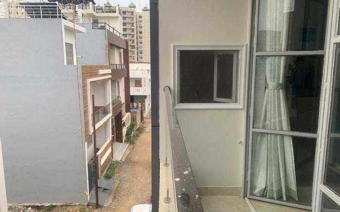 Peaceful airy best ambiance and locality