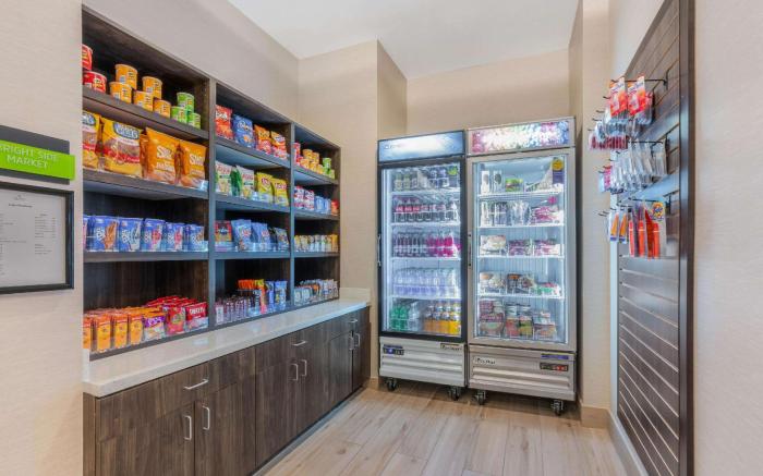 La Quinta Inn and Suites by Wyndham Houston Spring South