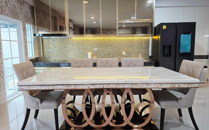 Elegant Home near MRT Central WestGate / WestVille