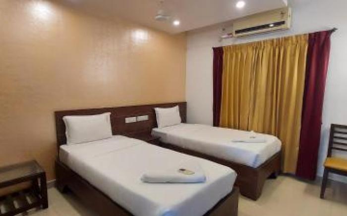 Hotel Sri Krishna Veg and Residency Murugeshpalya