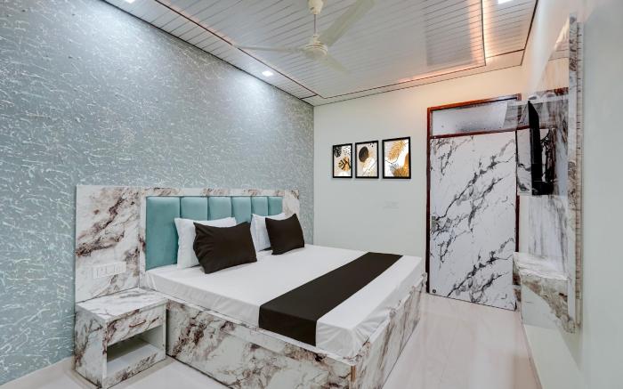 SPOT ON Midway Taj Home Stay