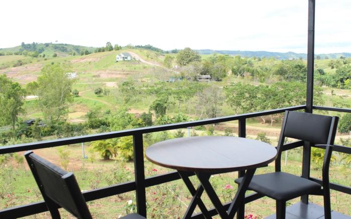 ไร่พอเพียงระเบียงน้ำ and Le Cafe Chaud