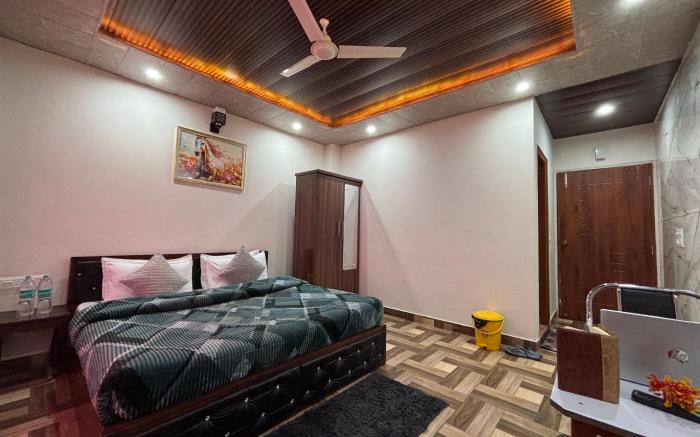 Pinewood Luxury Hotel