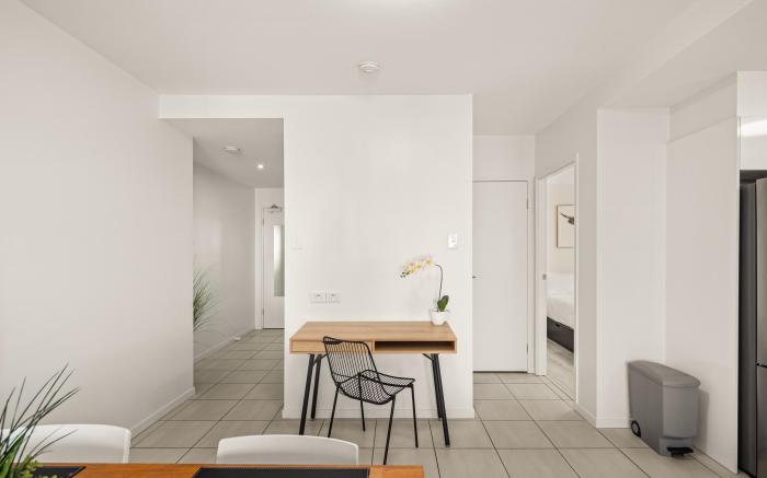 Central South Brisbane Stay with Pool Access