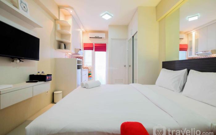 Nice Studio at Green Pramuka Apartment By Travelio