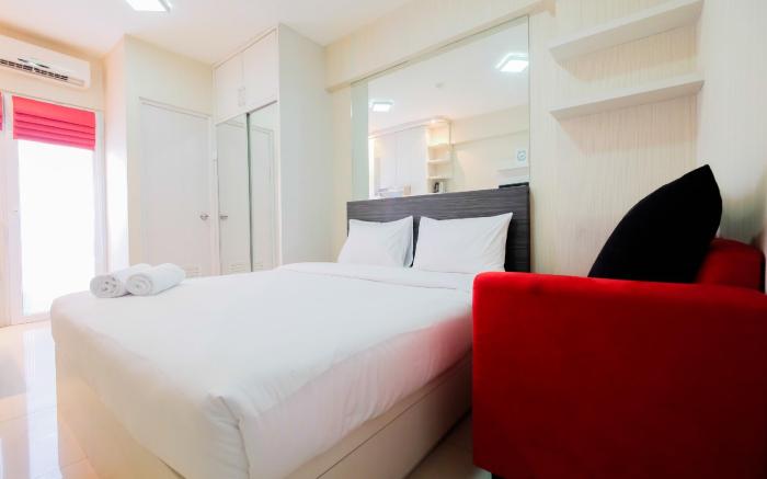 Nice Studio at Green Pramuka Apartment By Travelio