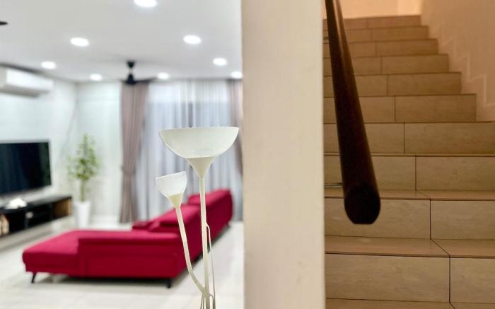 Landed Royale Home (Muslim only) near Midvalley