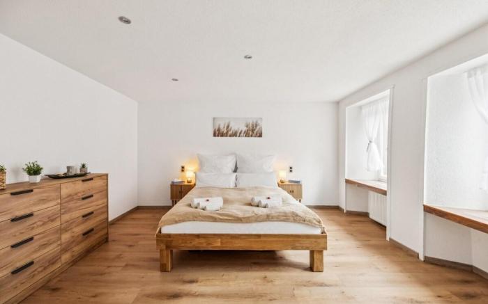 Idyllic old town by the lake 1 | Balcony I Parking