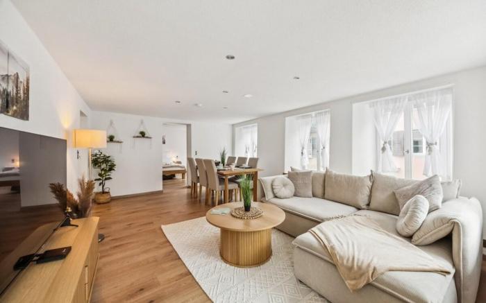 Idyllic old town by the lake 1 | Balcony I Parking