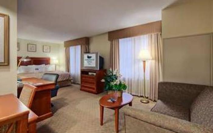 Homewood Suites by Hilton Edgewater-NYC Area