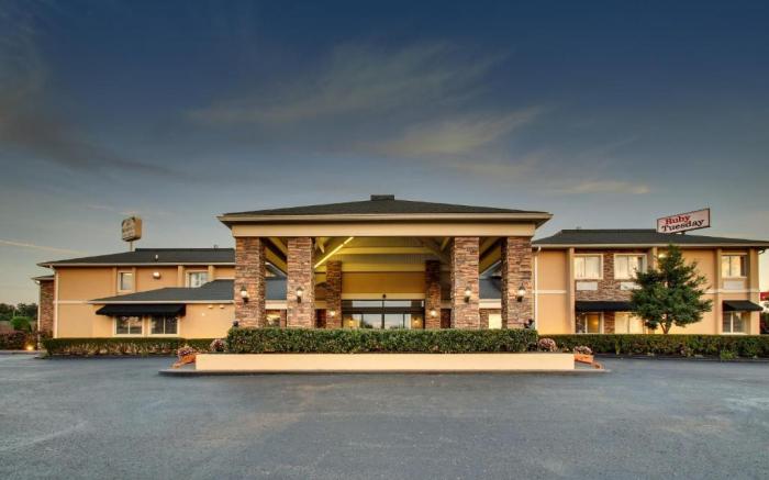 Greenfield Inn and Suites 