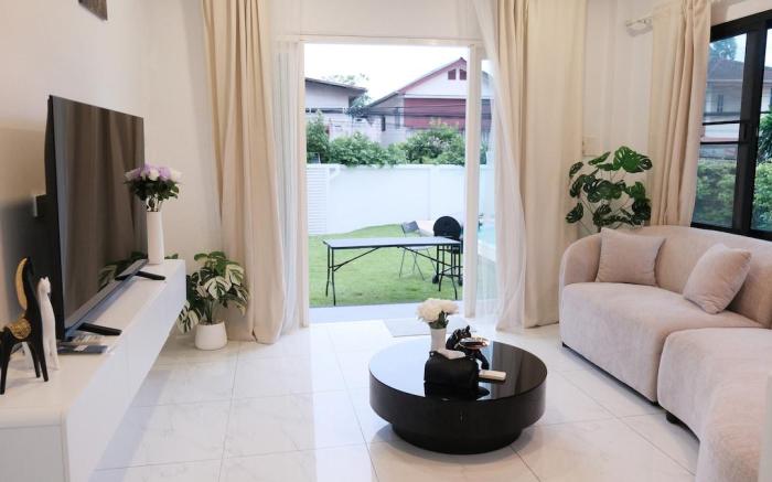 Modern Private Pool Villa in Sukhumvit