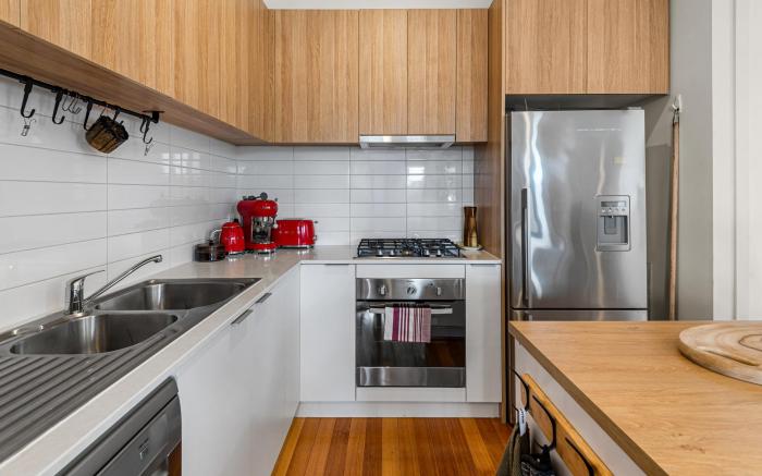 Charming Retro Townhouse in Vibrant Coburg
