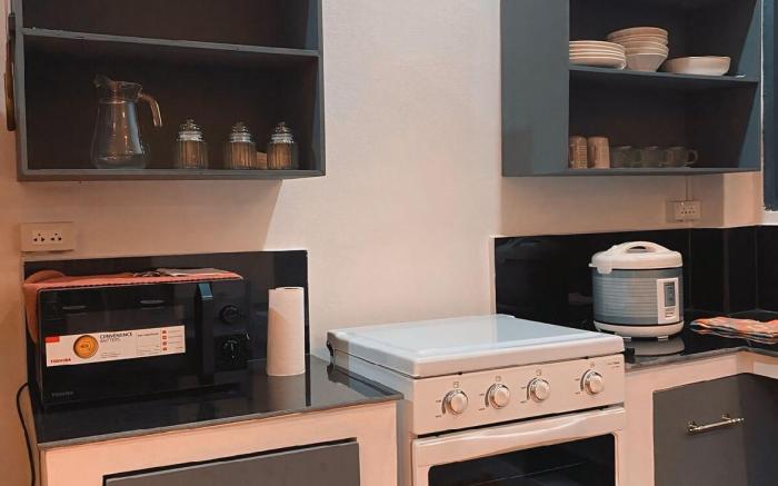 3 Bedroom 3 Bathroom Private Modern House Central