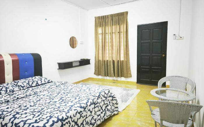 OYO 91244 Aufa Chalet