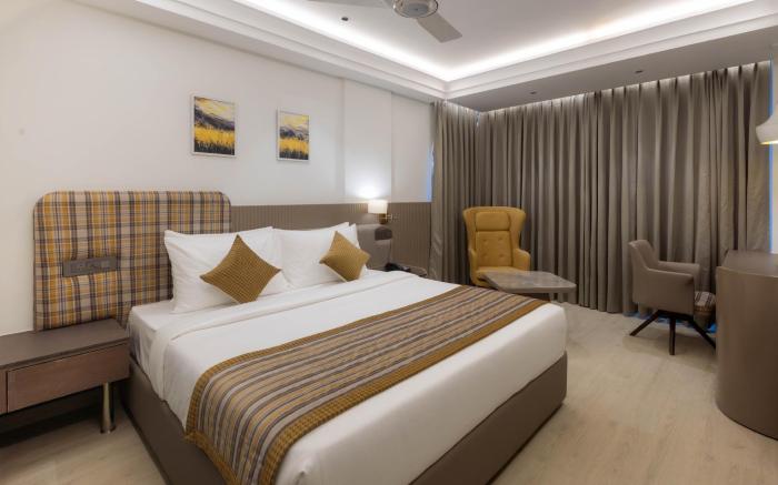 Emerald Luxe (A Boutique Hotel)