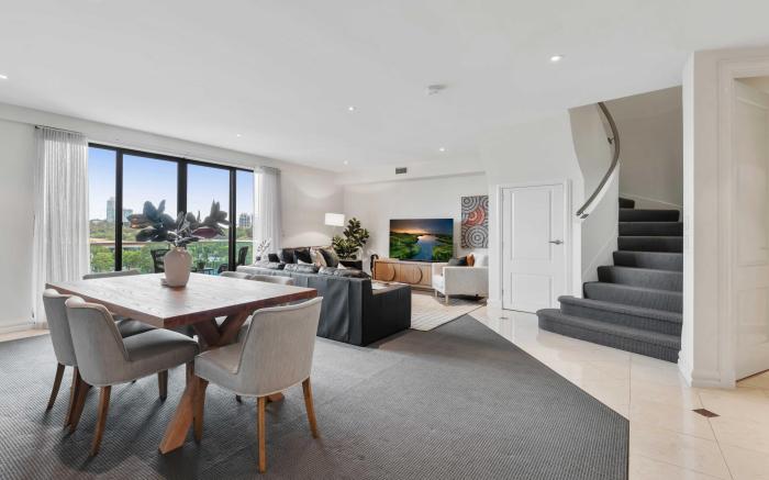 Spacious 3-Bed Apartment by the MCG