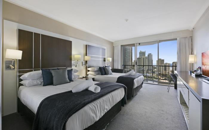 Ocean View 2-Bed Studio In the Heart of Surfers