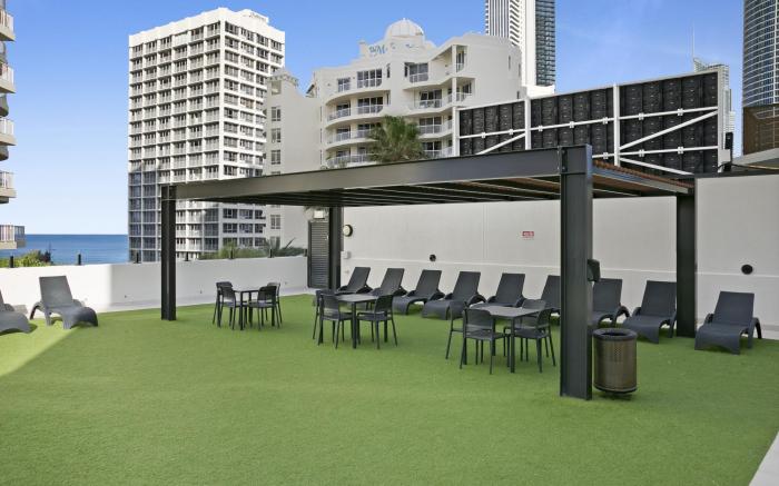 Ocean View 2-Bed Studio In the Heart of Surfers