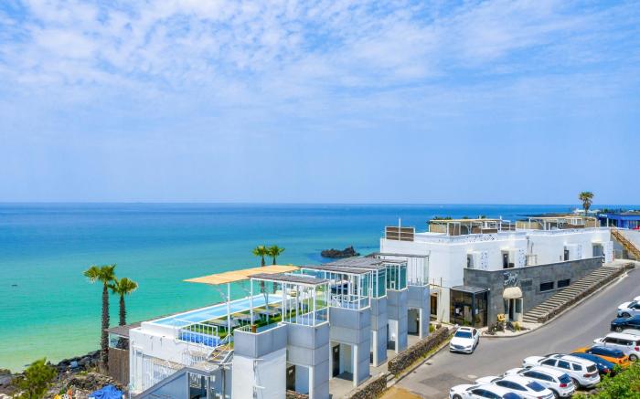 Aewol the Sunset Pool Villa Resort