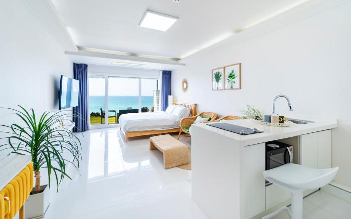 Aewol the Sunset Pool Villa Resort