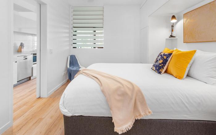 Spacious 2-Bed Unit With Balcony Next to The Gabba