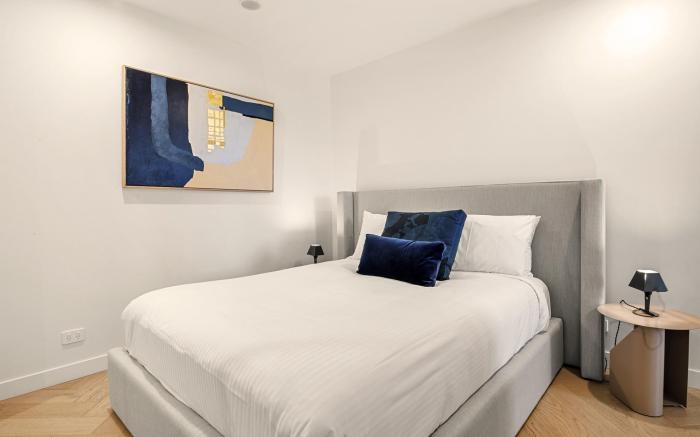 Bright 2-Bed Apartment in Fitzroy’s Heart