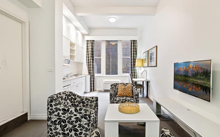 Inner-City Studio – Walk to Everything!