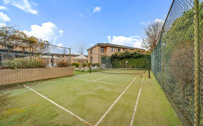 2-Bed with Pool, BBQ, Tennis Court & Parking