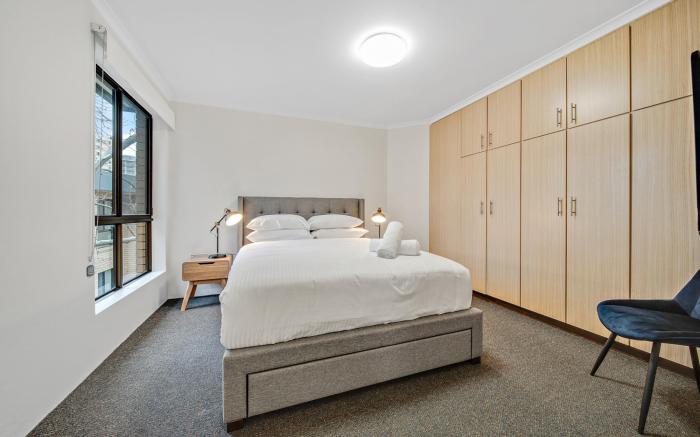 2-Bed with Pool, BBQ, Tennis Court & Parking