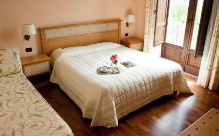 La Rosa Nel Bicchiere